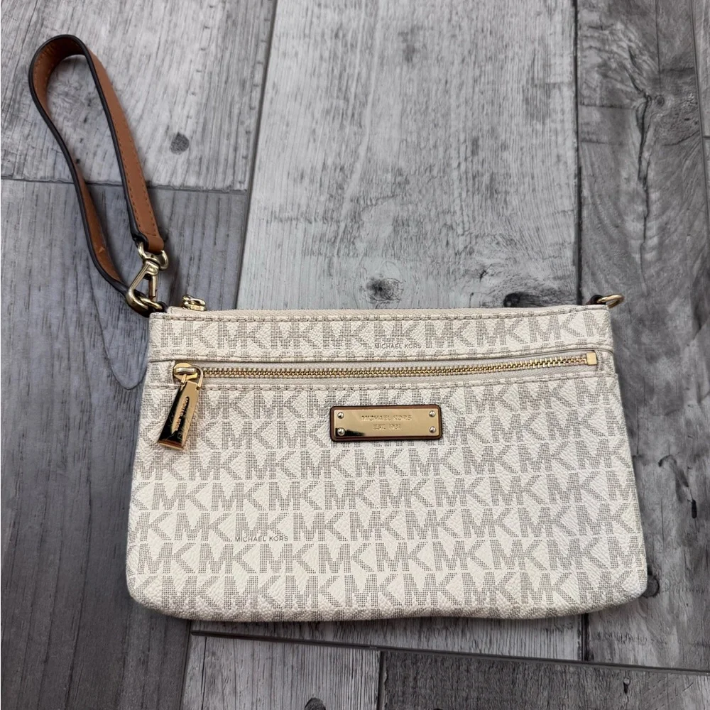 Michael Kors Wristlet White with Gold Hardware Purse Bag - Picture 1 of 7